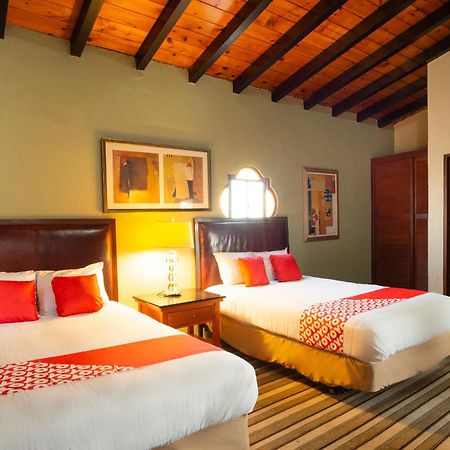Oyo Hotel Hacienda Don Luis, Rosarito Extérieur photo A typical hotel room