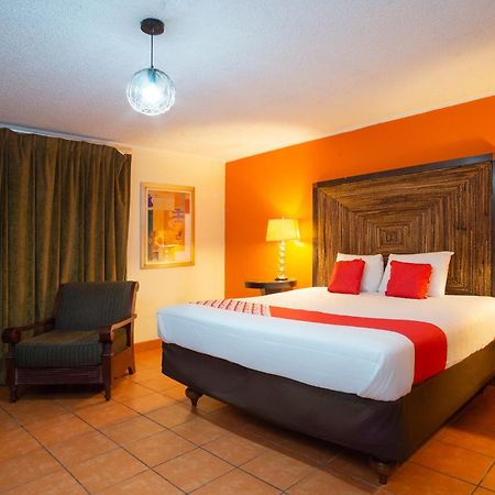 Oyo Hotel Hacienda Don Luis, Rosarito Extérieur photo A typical room at the hotel