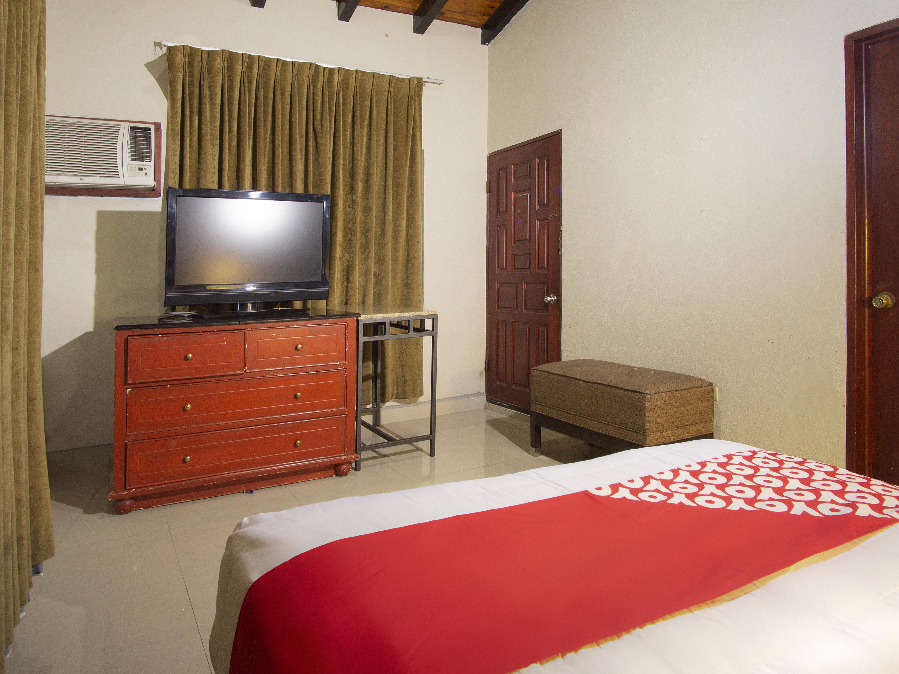 Oyo Hotel Hacienda Don Luis, Rosarito Extérieur photo A typical room at the hotel