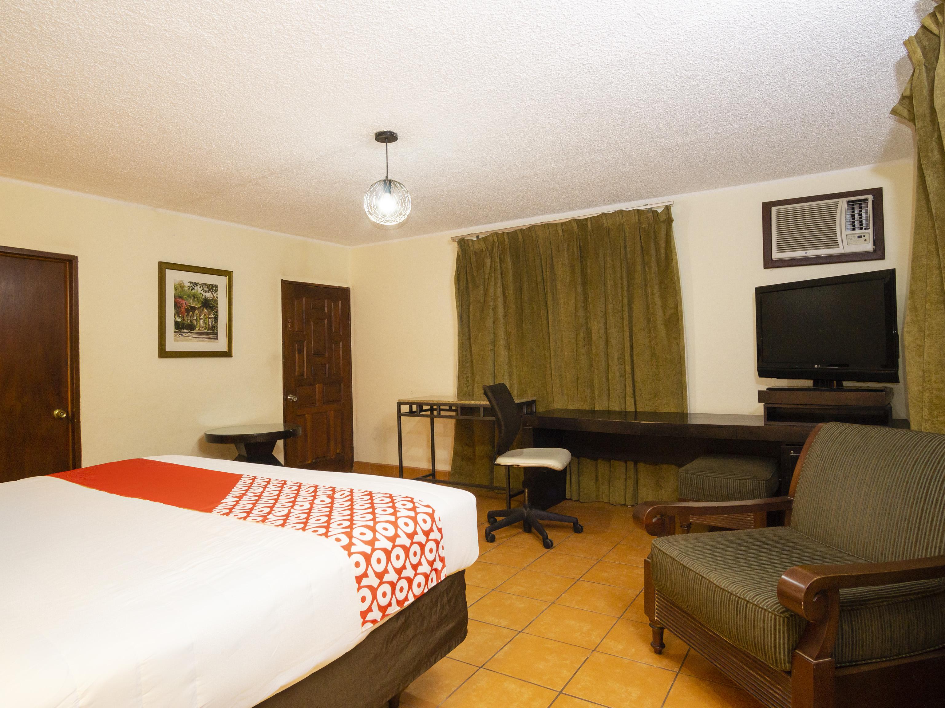 Oyo Hotel Hacienda Don Luis, Rosarito Extérieur photo A typical room at the hotel