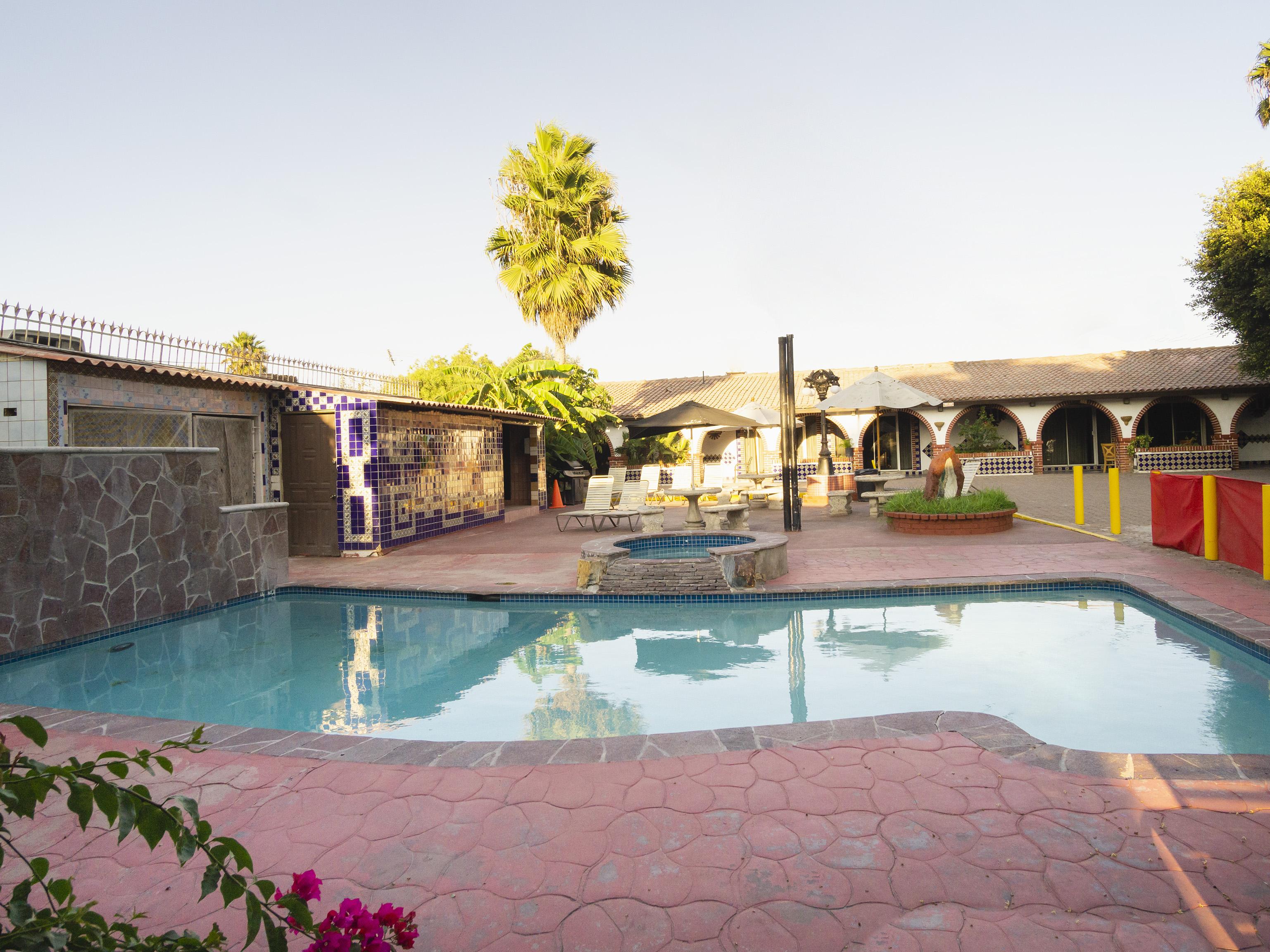 Oyo Hotel Hacienda Don Luis, Rosarito Extérieur photo The pool at the Oasis of Minium