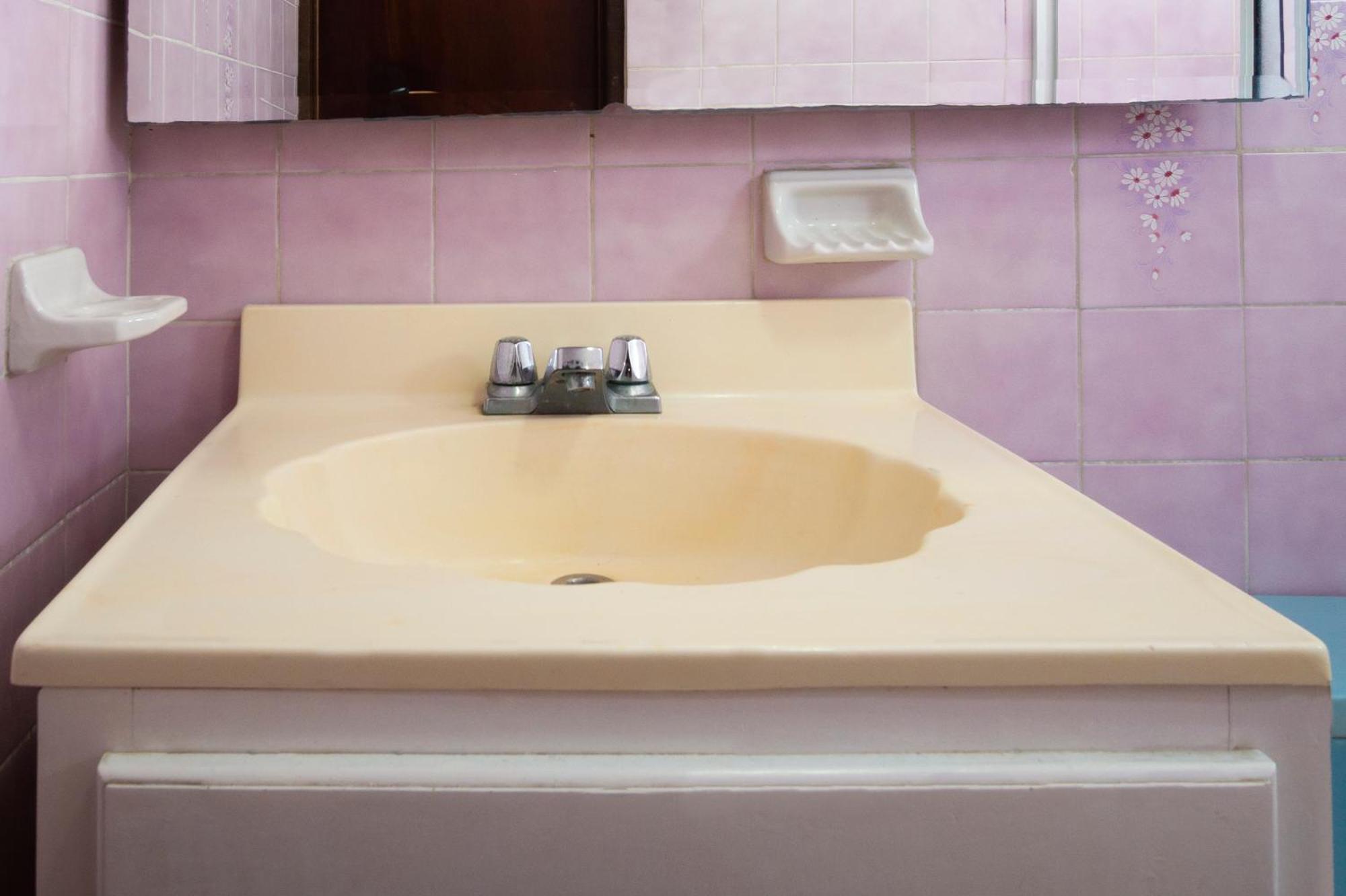 Oyo Hotel Hacienda Don Luis, Rosarito Extérieur photo A cultured marble vanity top