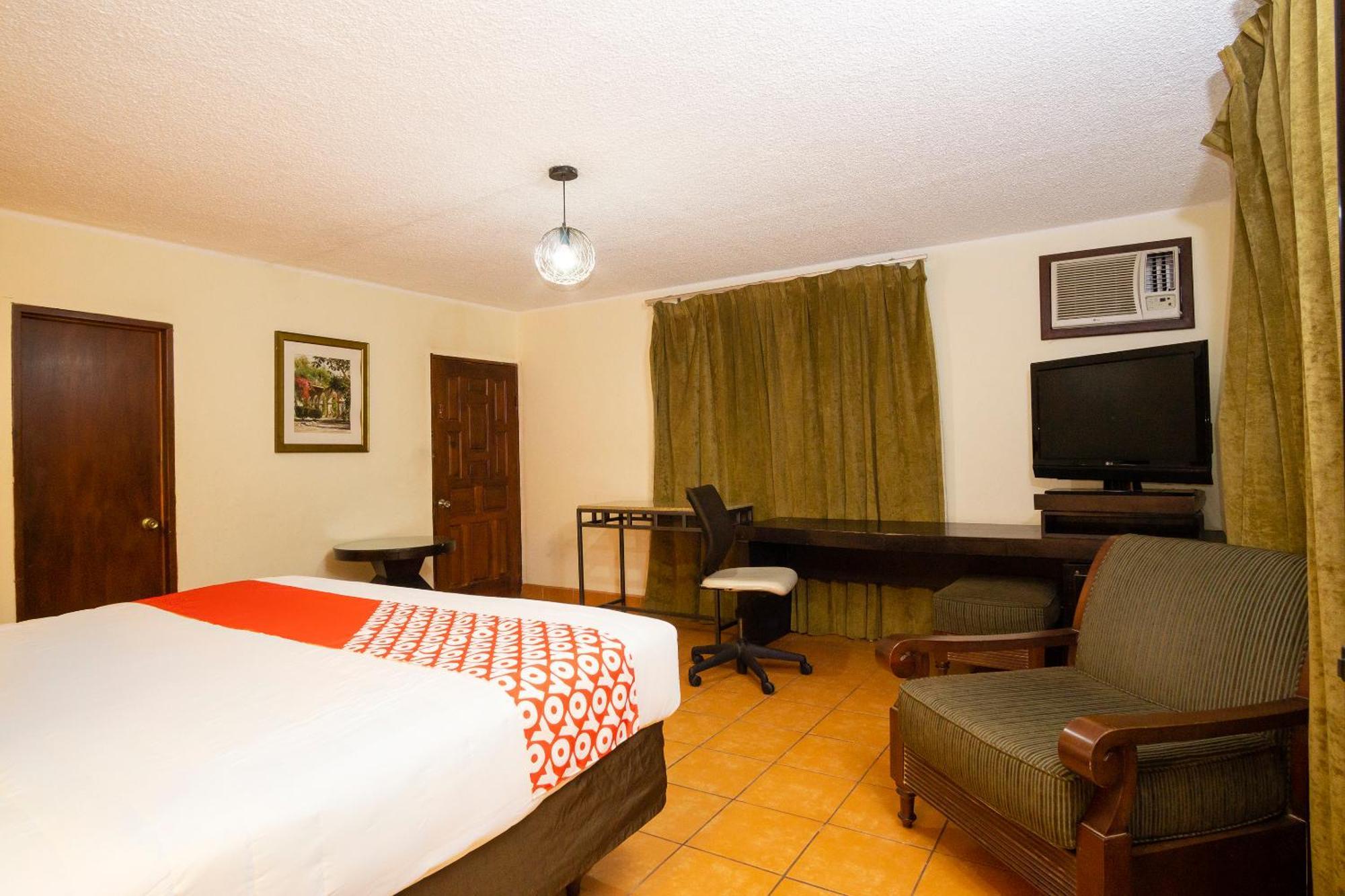Oyo Hotel Hacienda Don Luis, Rosarito Extérieur photo A room at the hotel