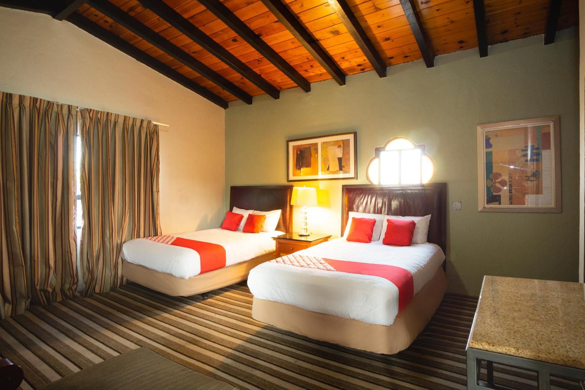 Oyo Hotel Hacienda Don Luis, Rosarito Extérieur photo A typical room at the hotel