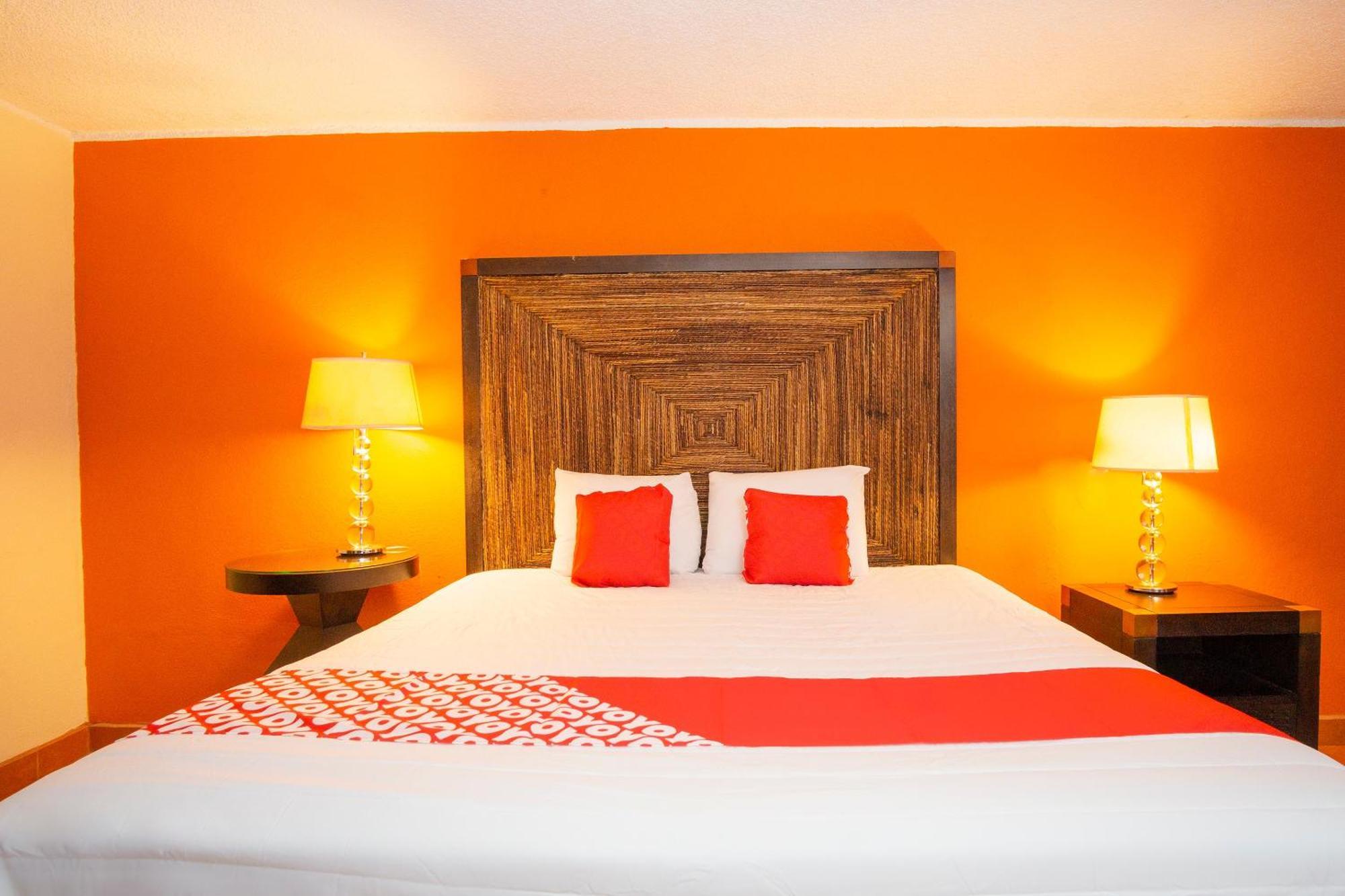 Oyo Hotel Hacienda Don Luis, Rosarito Extérieur photo A typical OYO hotel room