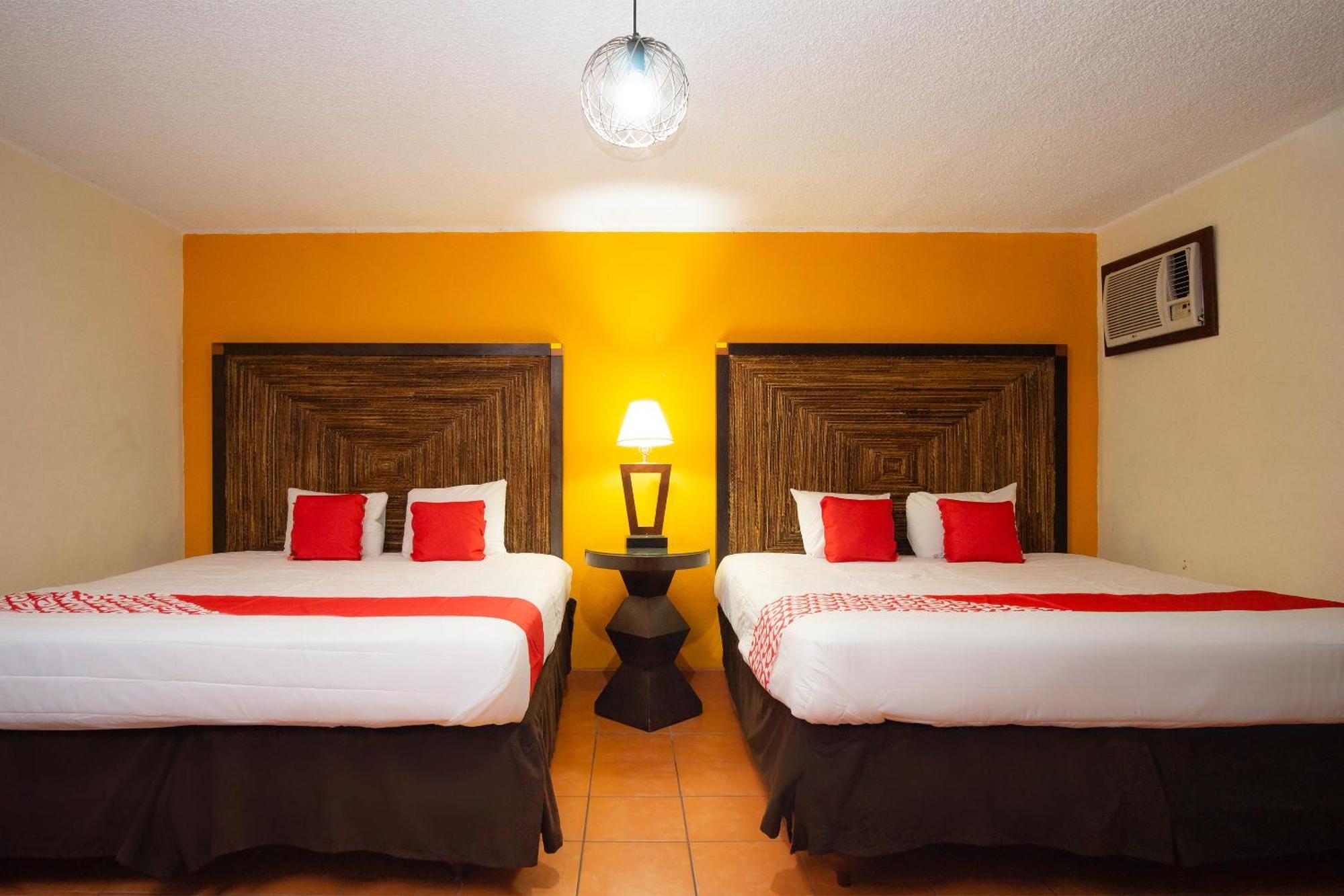 Oyo Hotel Hacienda Don Luis, Rosarito Extérieur photo A typical OYO hotel room in Mexico City