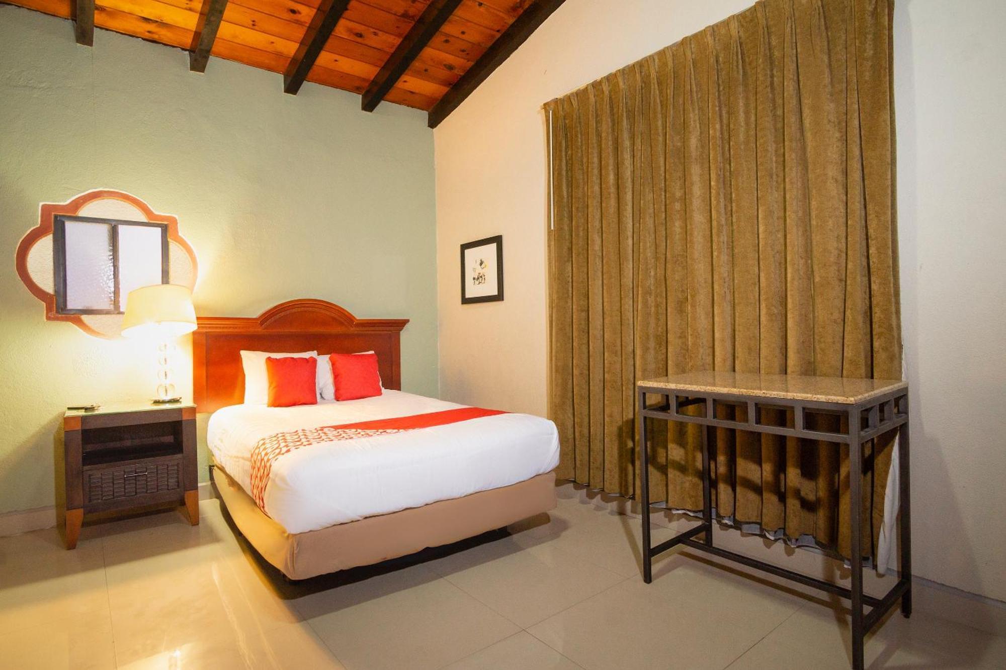 Oyo Hotel Hacienda Don Luis, Rosarito Extérieur photo A bedroom at the hotel
